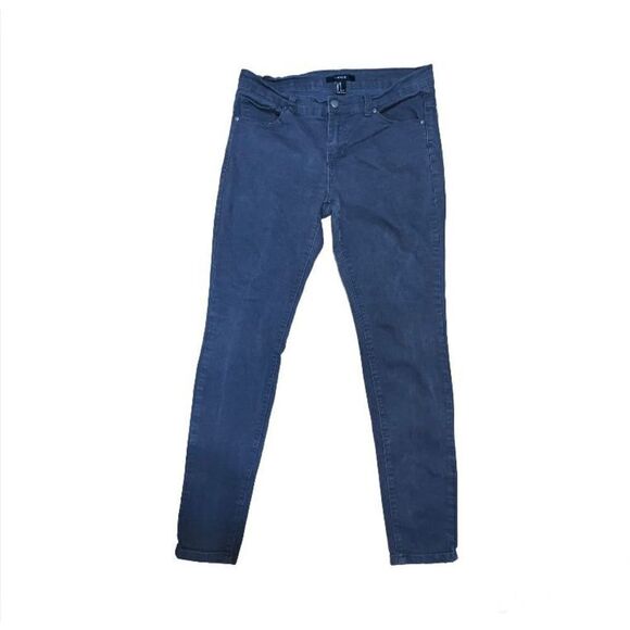 Forever 21 Jeans  - Picture 1 of 7